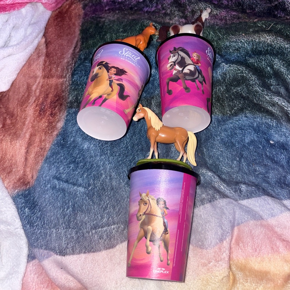 DreamWorks Spirit Riding Free Pink Purple Horse Cups with Mini Horse Figures